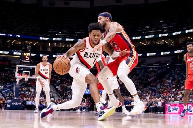 哈登里程悲快船不敌独行侠 无核雄鹿轻取奇才